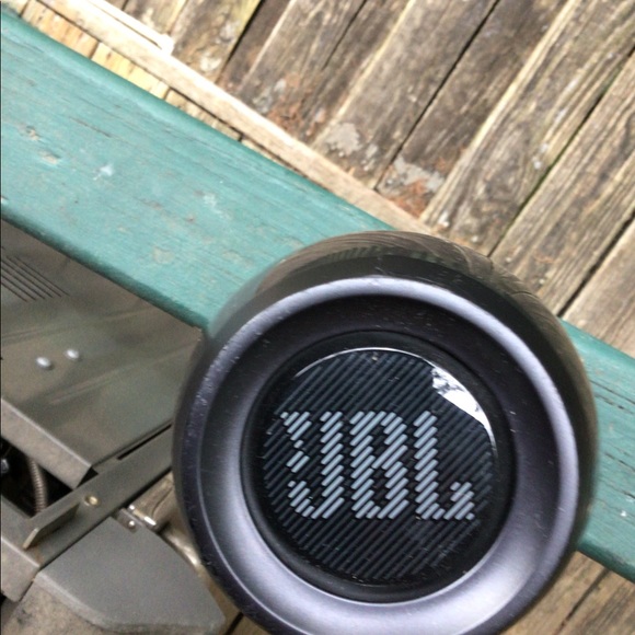 JBL PULSE 3//medium use//no busted speakers// - Picture 6 of 8